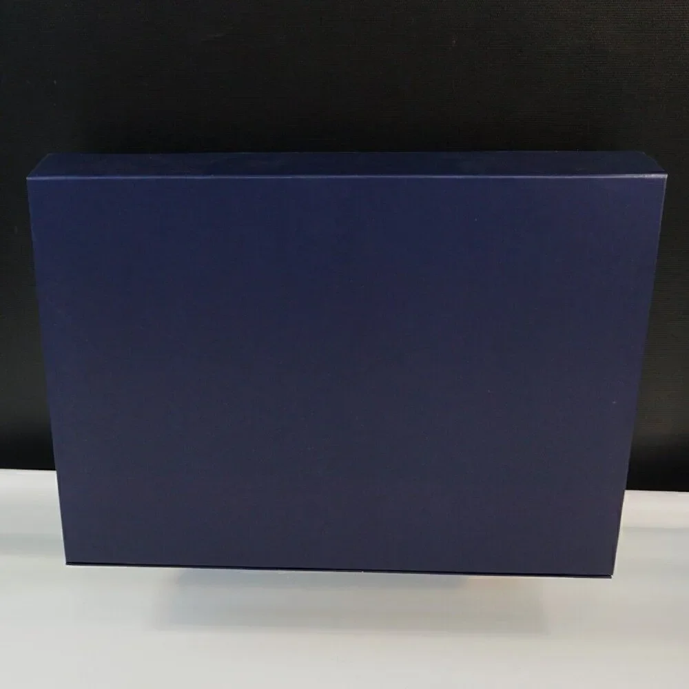 VINEYARD VINES Empty Box Magnetic Closure 15 1/4 x 11 .25 x 2.5 inch Gift Box